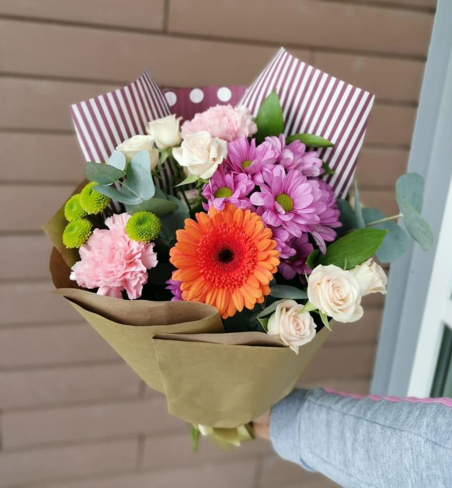 Букет цветов из: Розы, Хризантемы, Гвоздики и Герберы в Шире