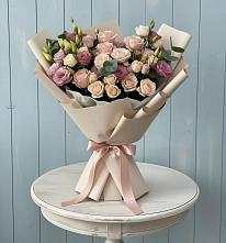 Букет цветов из:  Розы и Лизиантусы в Шире