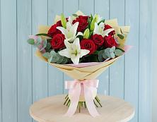 Букет цветов из:  Лилии и Розы в Шире
