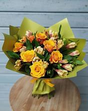 Букет цветов из:  Альстромерии и Розы #REPLACE_PRED# Шире
