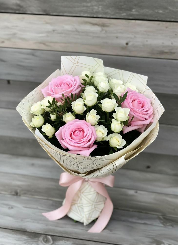 Букет цветов из: Розы в Шире