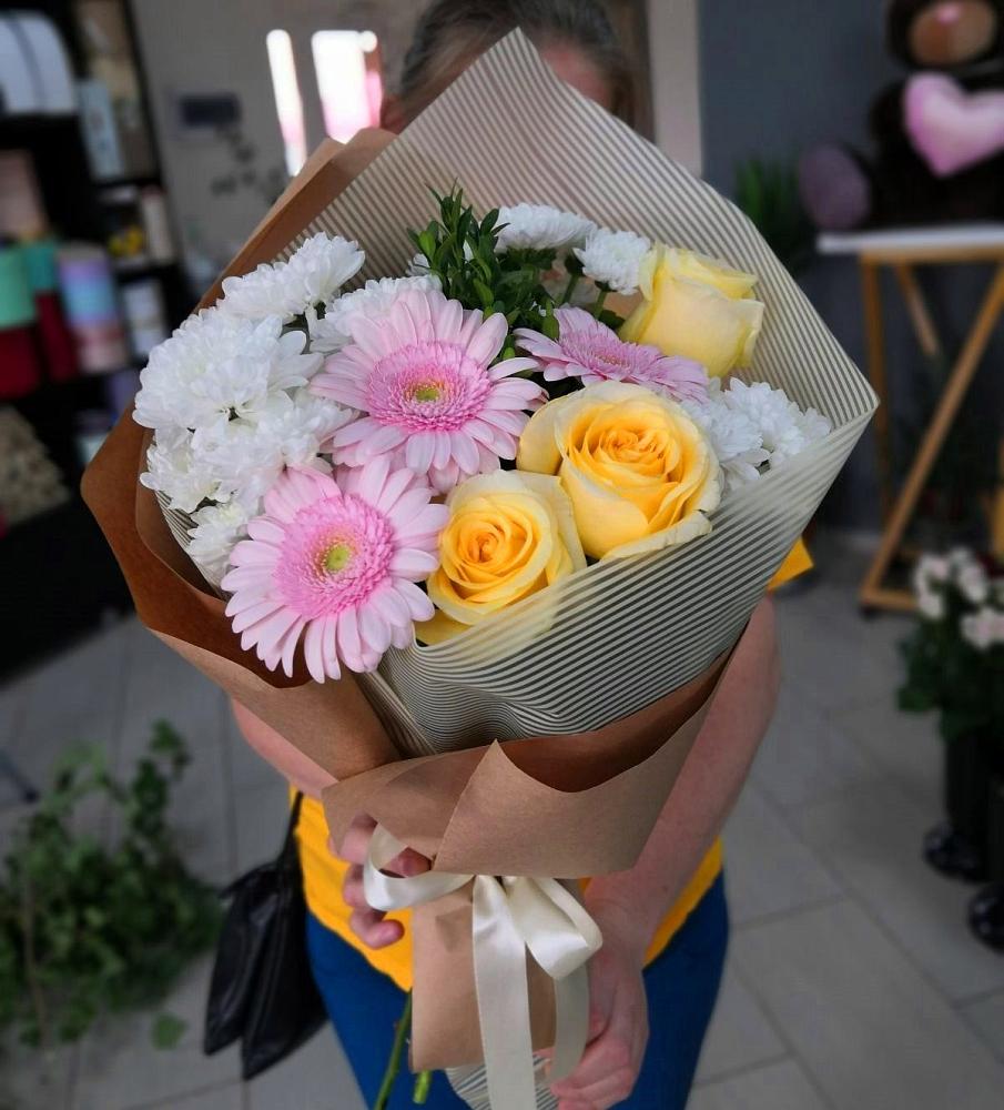 Букет цветов из: Герберы, Розы и Хризантемы в Шире