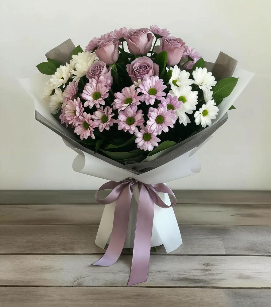 Букет цветов из: Хризантемы и Розы в Шире