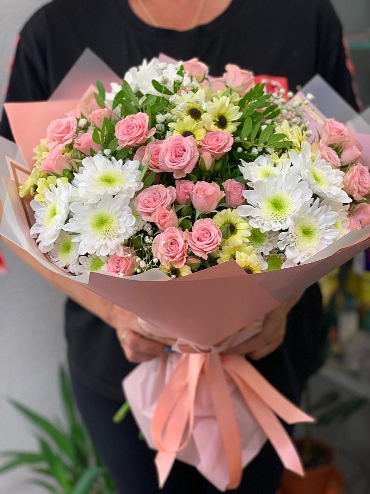 Букет цветов из: Розы и Хризантемы в Шире