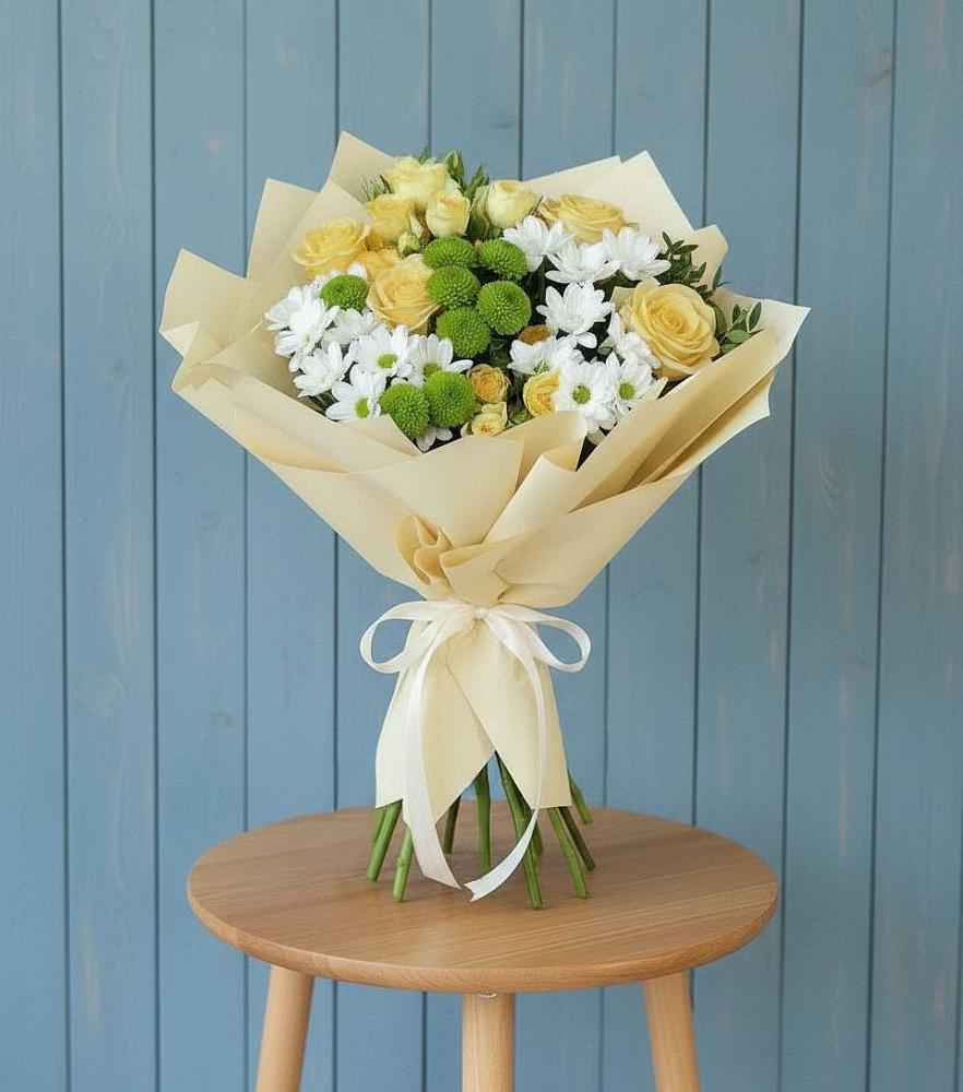 Букет цветов из: Хризантемы и Розы в Шире