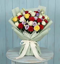 Букет цветов из:  Розы в Шире