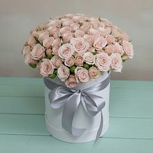 Цветочная композиция из Розы в шляпной коробке в Шире