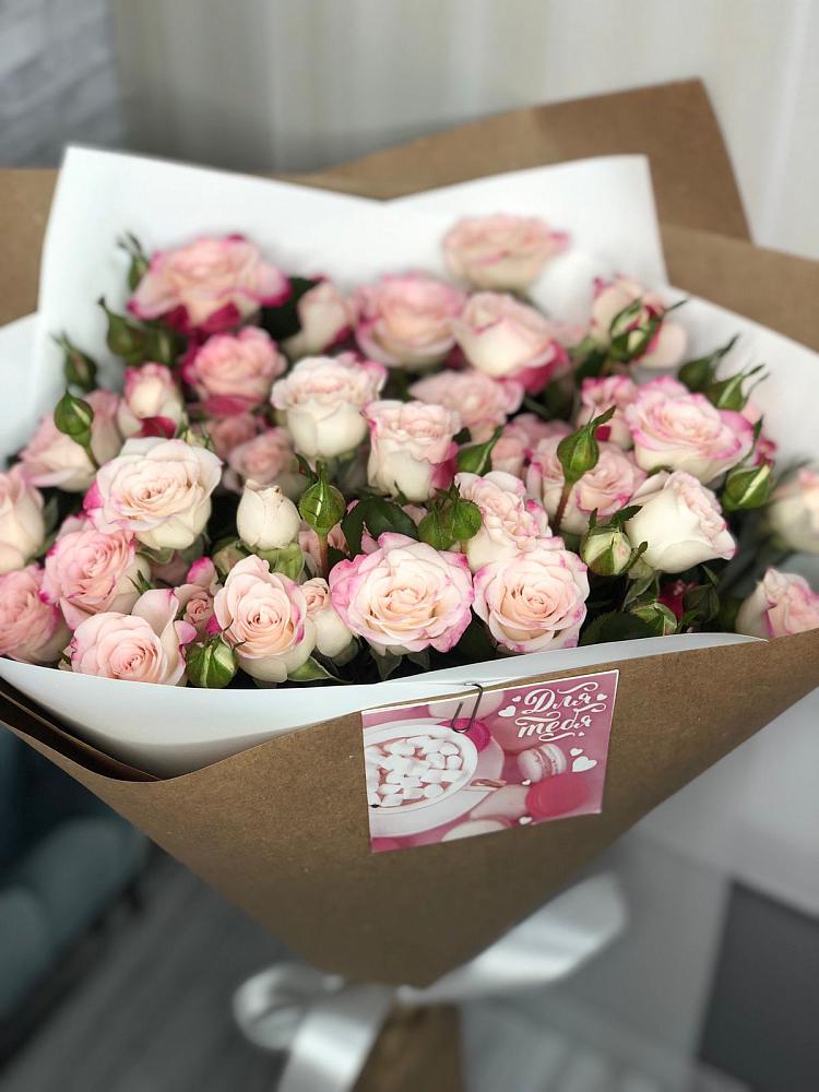 Букет цветов из: Розы в Шире