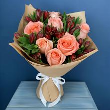 Букет цветов из:  Розы и Альстромерии в Шире
