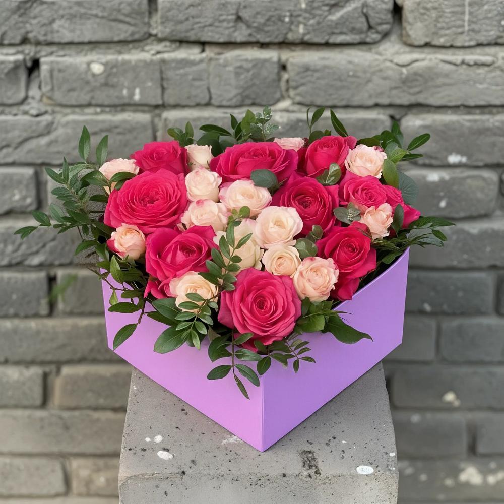 Цветочная композиция из Розы в коробке в Шире