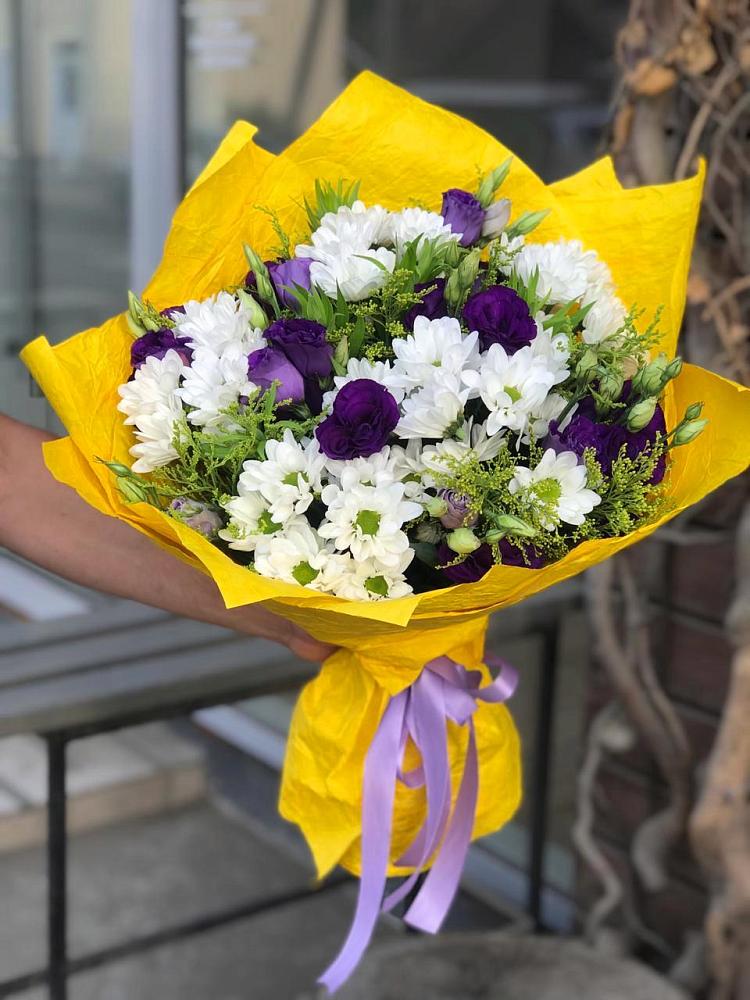 Букет цветов из: Ирисы, Хризантемы и Ромашки в Шире