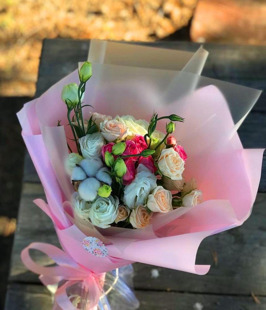 Букет цветов из: Розы и Лизиантусы в Шире