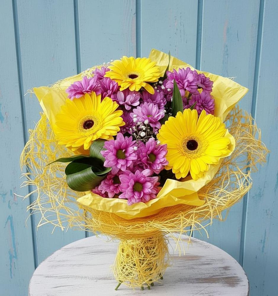 Букет цветов из: Хризантемы и Герберы в Шире