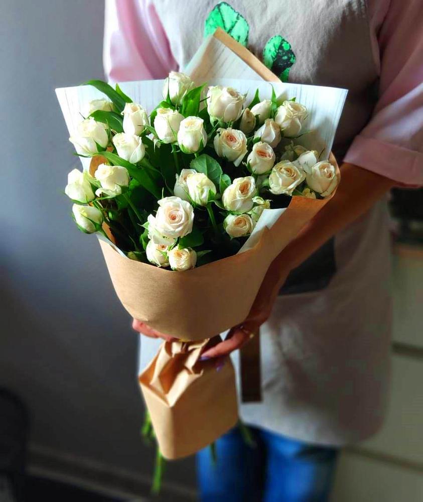 Букет цветов из: Розы в Шире