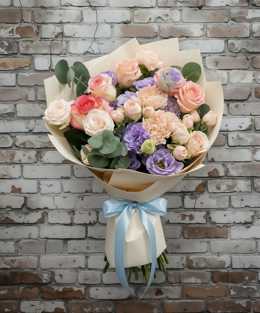 Букет цветов из: Розы, Лизиантусы и Гвоздики в Шире