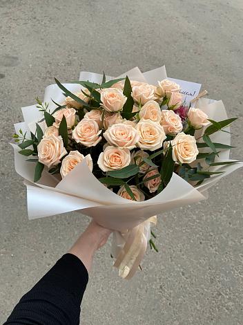 Букет Кремовые розы Латте в Шире