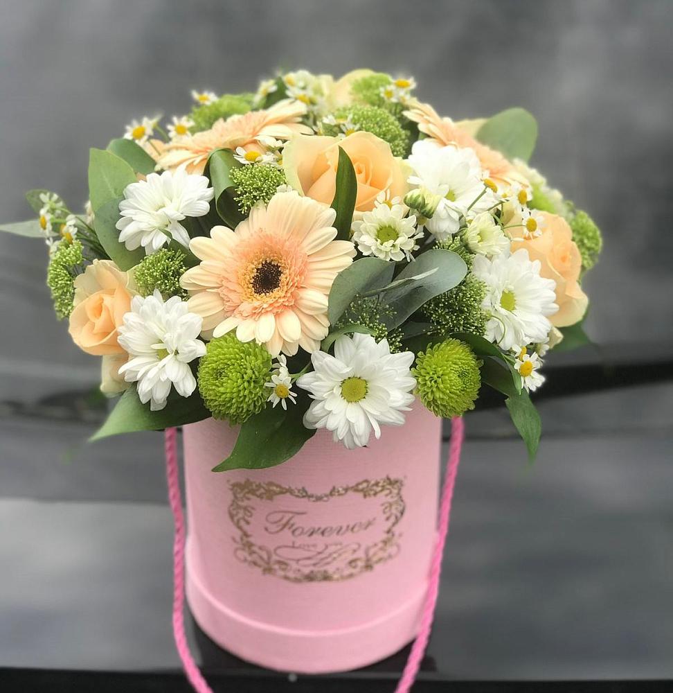 Цветочная композиция из Розы, Герберы и Хризантемы в шляпной коробке в Шире