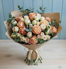 Букет цветов из:  Альстромерии и Розы в Шире