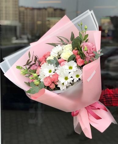 Букет цветов из: Розы, Лизиантусы и Хризантемы в Шире