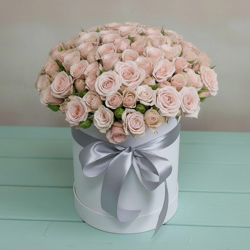 Цветочная композиция из Розы в шляпной коробке в Шире